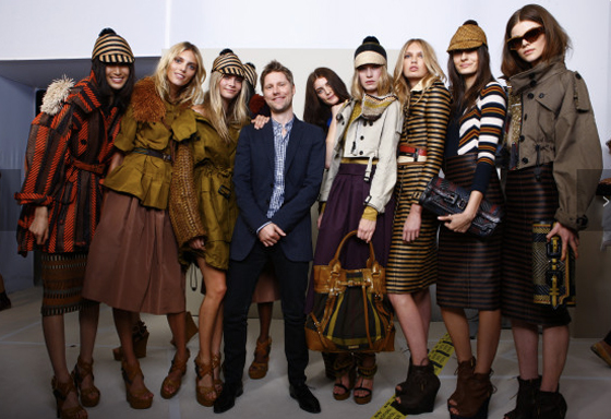 Burberry lance sa collection 2012 sur Twitter durant la London Fashion Week